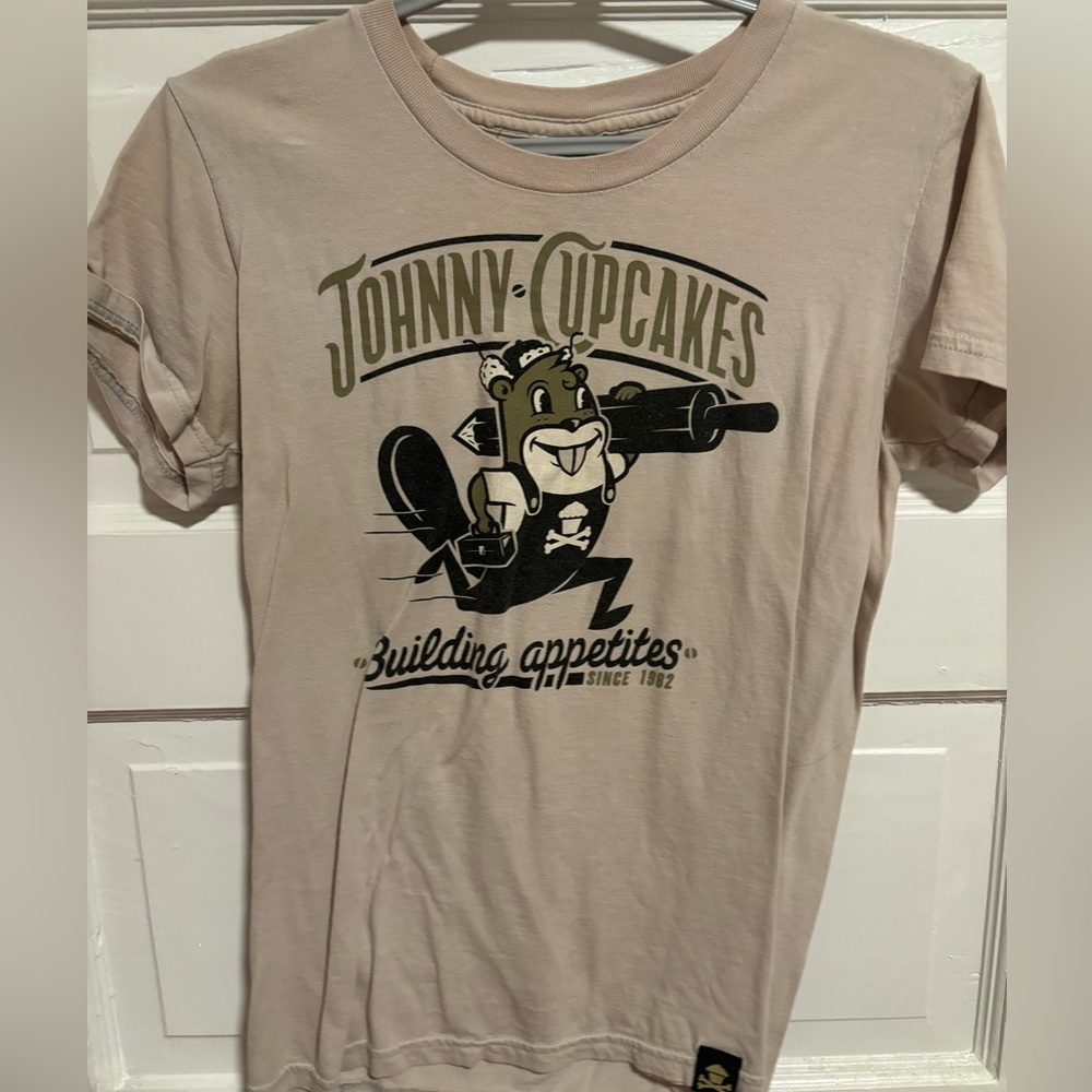 RARE 2011 "Building Appetites" Johnny Cupcakes Tee - Women's Small